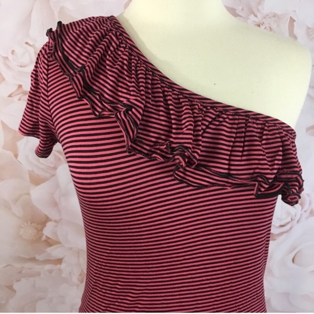 Romeo & Juliet Couture One-Shoulder Ruffled Stripe Top in Burgundy and Black - Picture 3 of 7